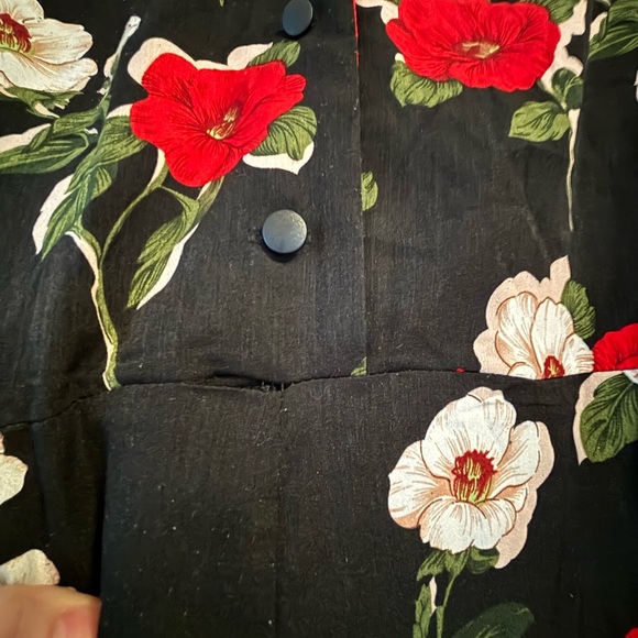 Missguided floral romper. Size 8. - Picture 4 of 11